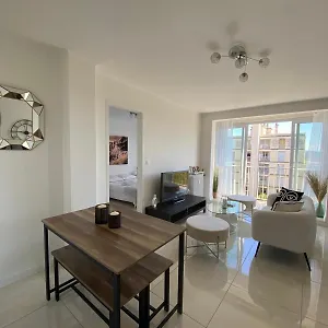 Logement Moderne Lumineux Et Vue Appartamento